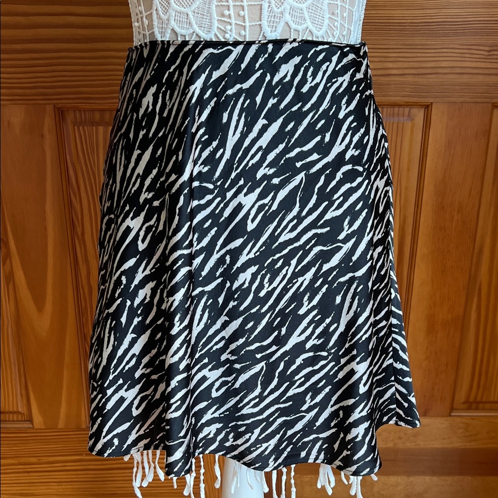 NWOT Abercrombie Zebra Print Satin Mini Skirt